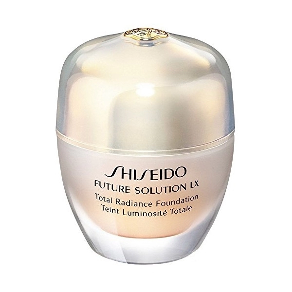 Future Solution LX Total Radiance Foundation SPF15